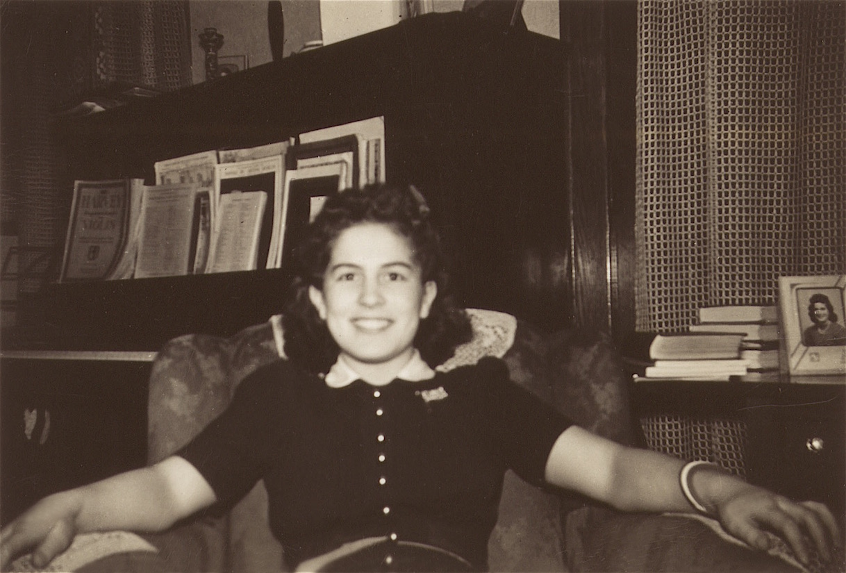 Marilyn Ethel Guenther and her piano, April 1941