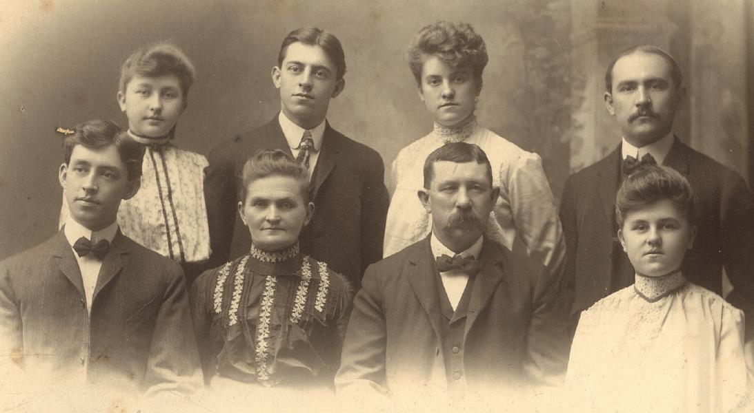 George and Louisa Hoffman and family, about 1903