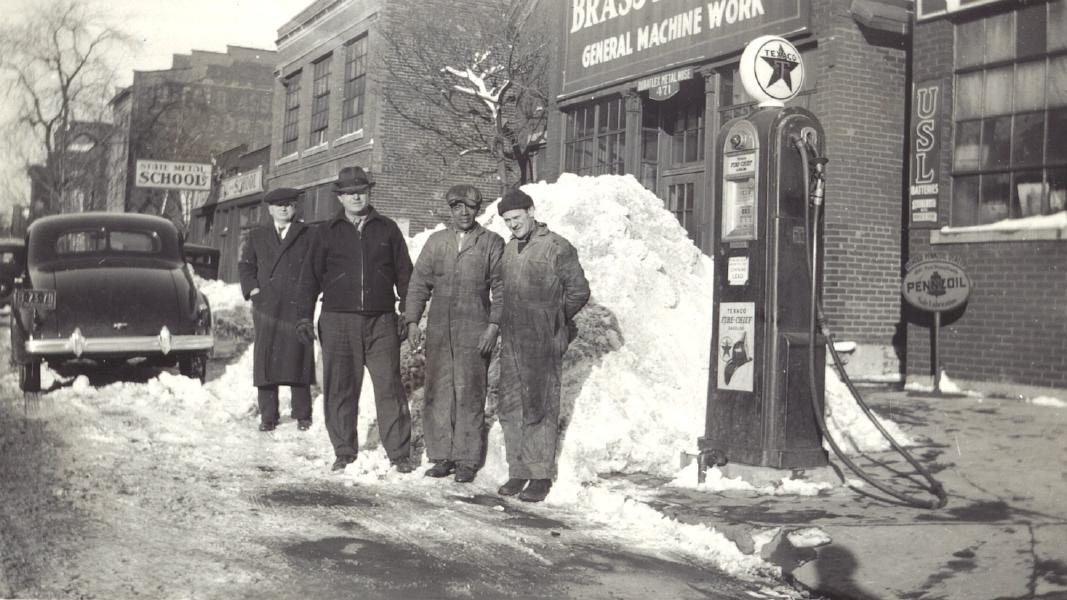 Hoffman's Market Garage on Ellicott Street, 1930s