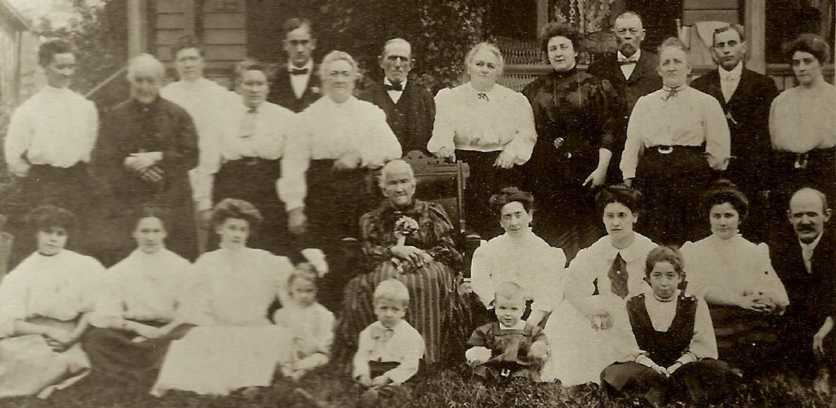Stahle family reunion, October 1908
