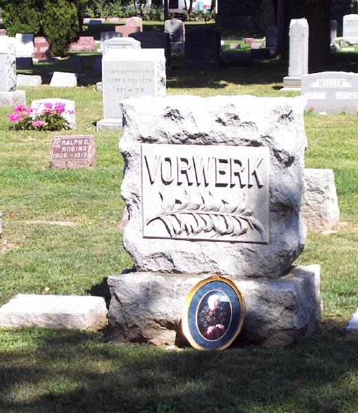 Memorial gathering at Oakwood Cemetery for Carolyn Wilson Vorwerk, 4 August 2001