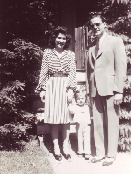 Marilyn Guenther and Bob Wilson with niece Elsa