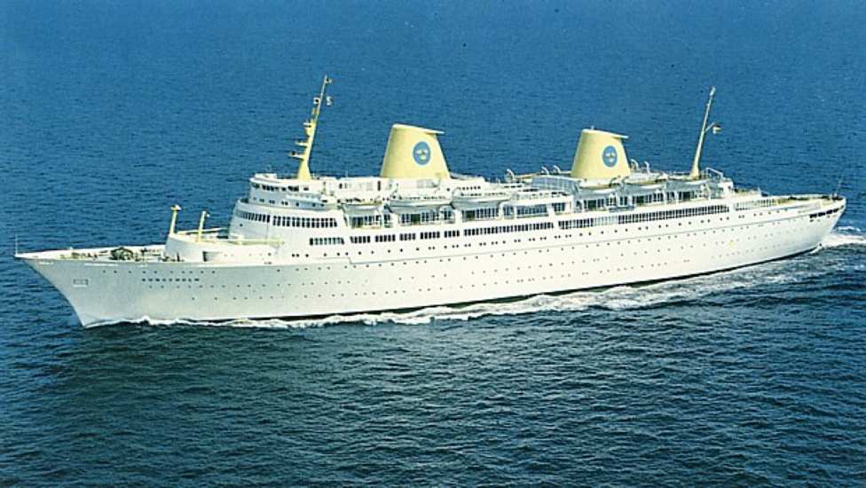 MS Kungsholm, in Flagship Cruises service 1975-1978, formerly Swedish American Line MS Kungsholm IV