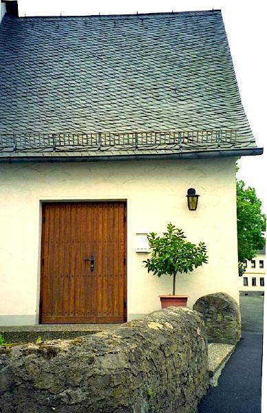 Evangelische Kirche, Klein-Rechtenbach, Mai 2004