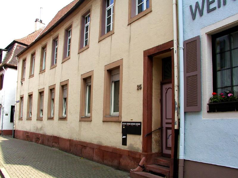 Kleine Pfaffengasse 25 (Vorwerk Residenz), Speyer, Mai 2004