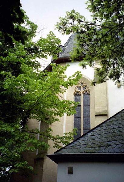Mariä Himmelfahrt, die katholische Kirche von Undenheim, Mai 2004